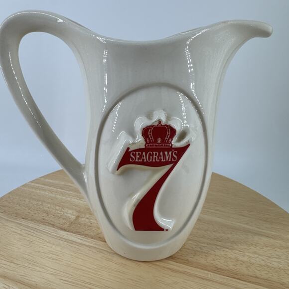 Seagrams 7 Crown Whiskey Ceramic Bar Pitcher 7" Tall VTG Barware Pub Bar - Picture 9 of 14